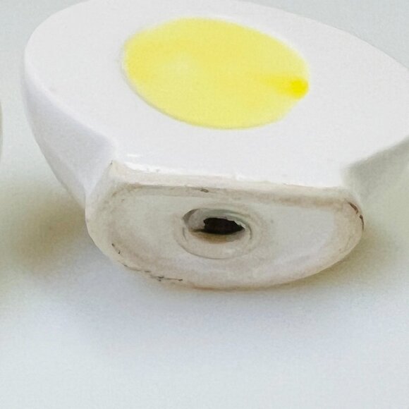 Hard Boiled Egg Halves Salt And Pepper Shakers Vintage Ceramic. - Picture 9 of 9